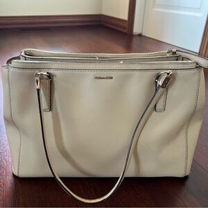 Coach purse in great condition!